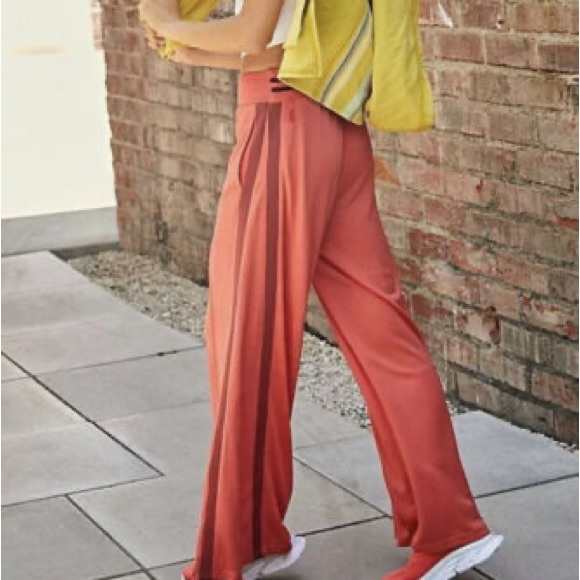 BNWOT Free People Movement Game Winner Side Stripe Pull On Wide Leg Pants - Picture 6 of 7